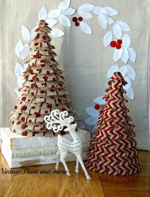 burlap christmas tree decor 14 Burlap Christmas Decorations Rustic Christmas Decor