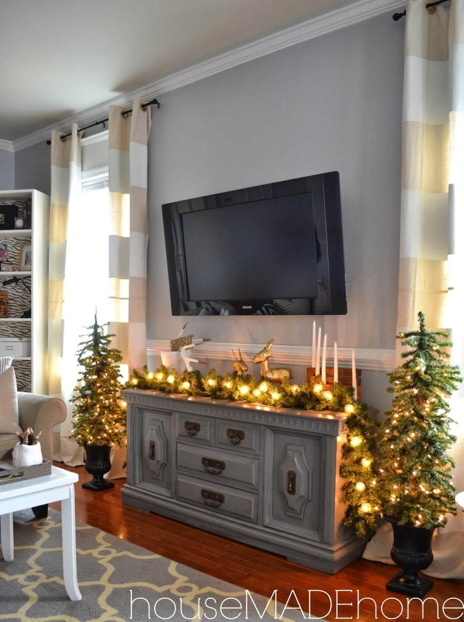 gold christmas decor ideas 17 Best Gold Christmas Decor Ideas and Designs for 2021