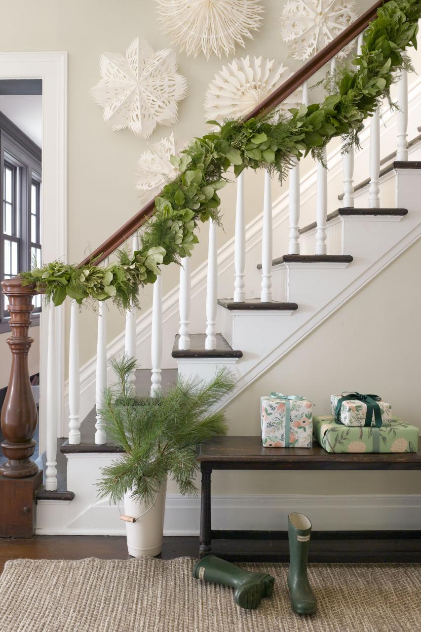 christmas decor ideas garland 60 Best Christmas Garland Ideas Decorating with Holiday Garlands