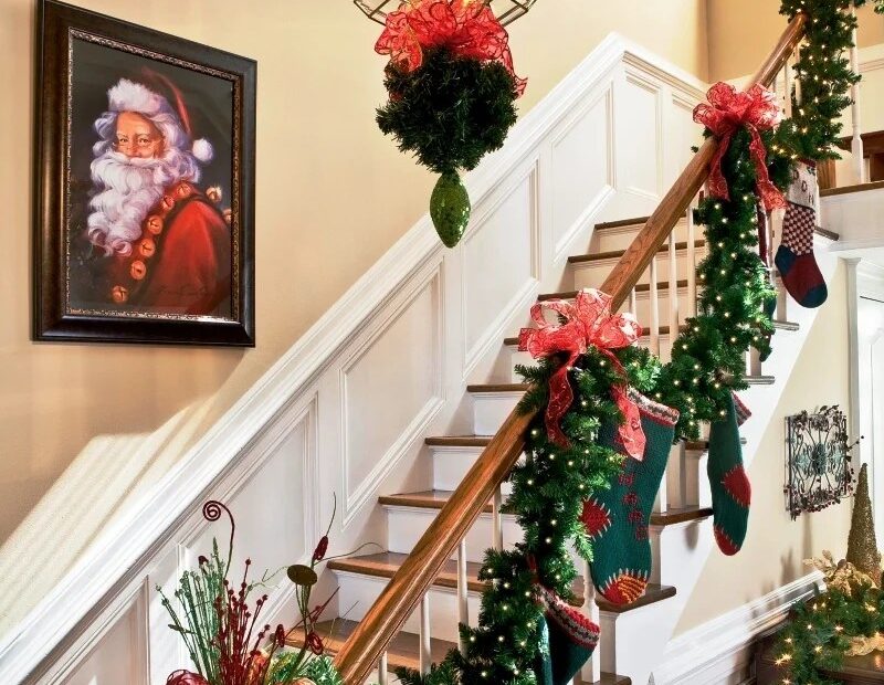 christmas decor ideas on stairs 25 Ideas for Christmas Staircase Decorations