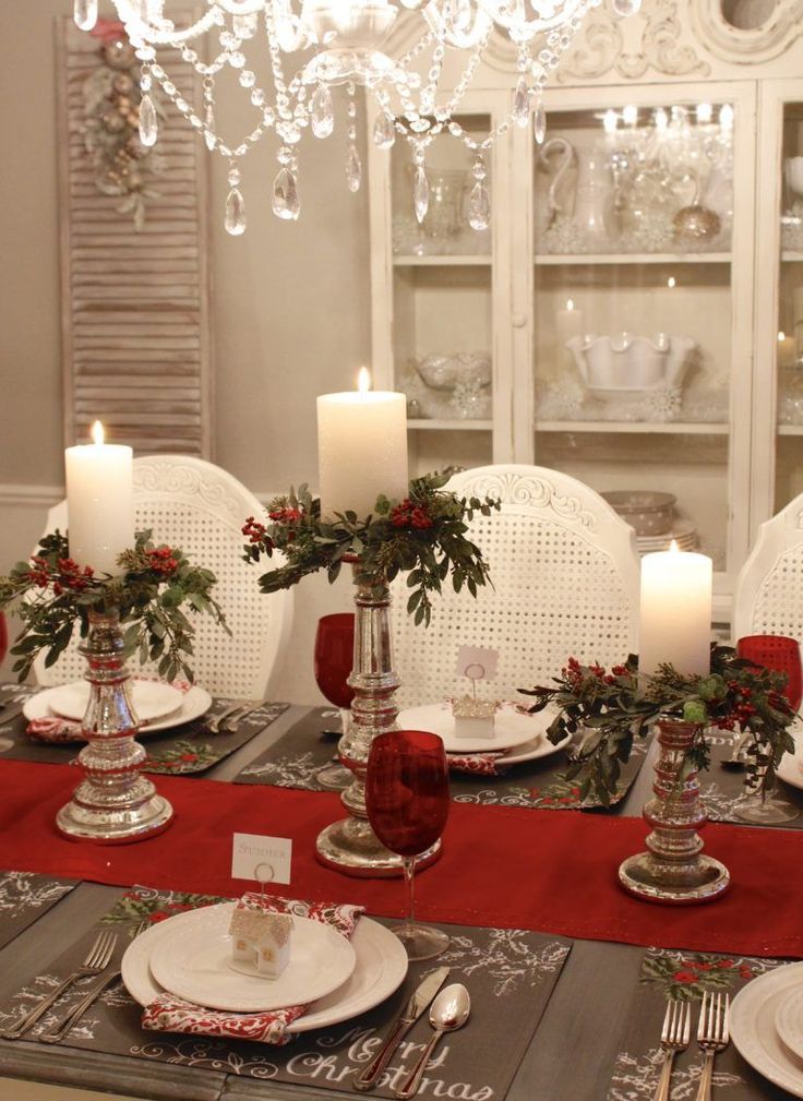 christmas table decor ideas pinterest 380 best Christmas Table Decorations images on Pinterest Christmas