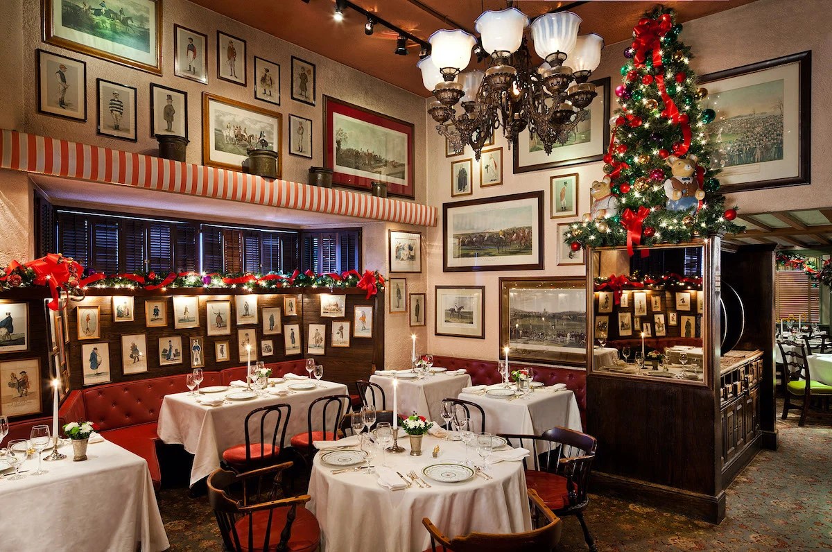 christmas decor restaurants near me Trendy christmas decorations in restaurants to create the perfect