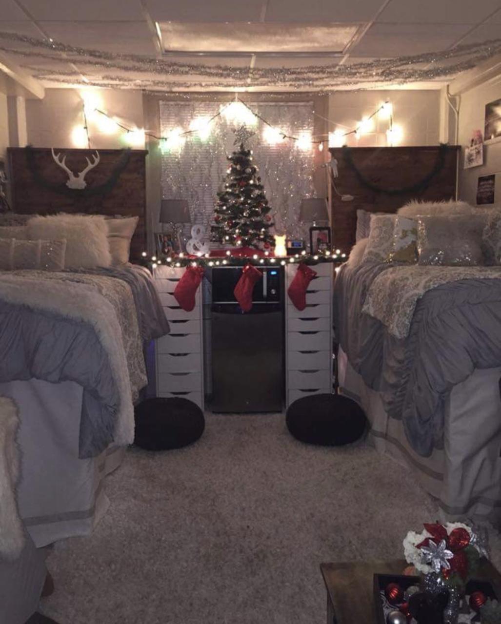 christmas decor dorm room 20+ Dorm Room Decorations For Christmas DECOOMO