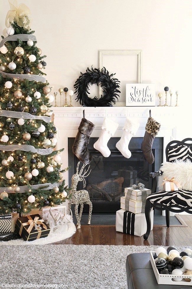 black white and gold christmas decor Christmas Decor with black & white & gold White christmas decor, Gold