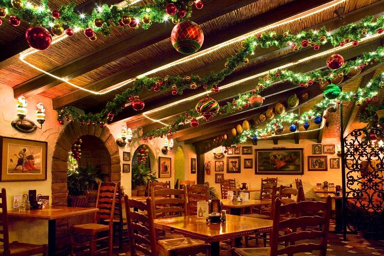 christmas decor restaurants near me 25+ christmas decoration restaurant Ideas for a Festive Dining Experience