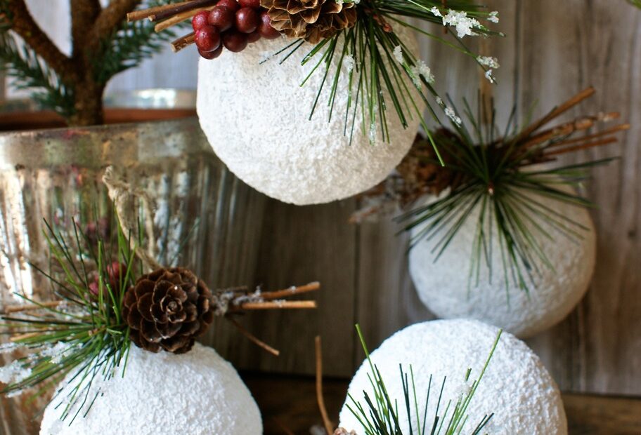 simple christmas decorations indoor ideas 23 Really Amazing DIY Christmas Decorations That Everyone Can Make