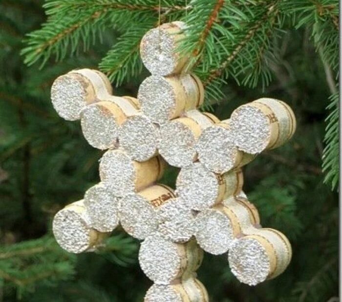 christmas decoration ideas recycled materials 20 Christmas Decoration Ideas by Recycling or Reusing Waste 20