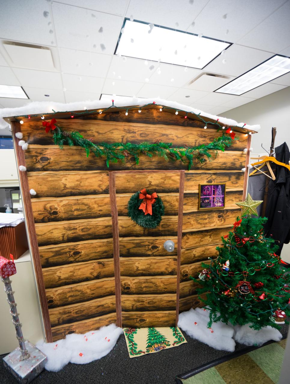 christmas decoration ideas for cubicles Office Cubicle Christmas Decorating Pictures Browne Folisn