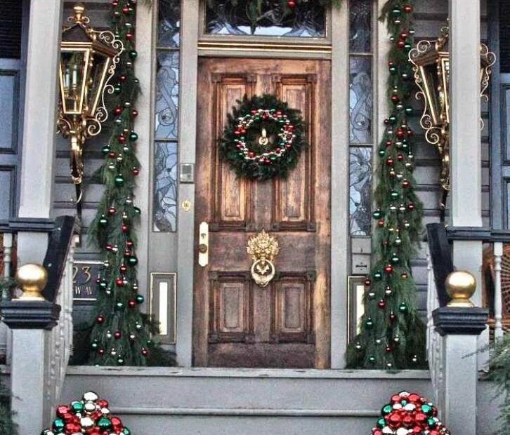 christmas decor for porches 25 Amazing Christmas Front Porch Decorating Ideas Instaloverz