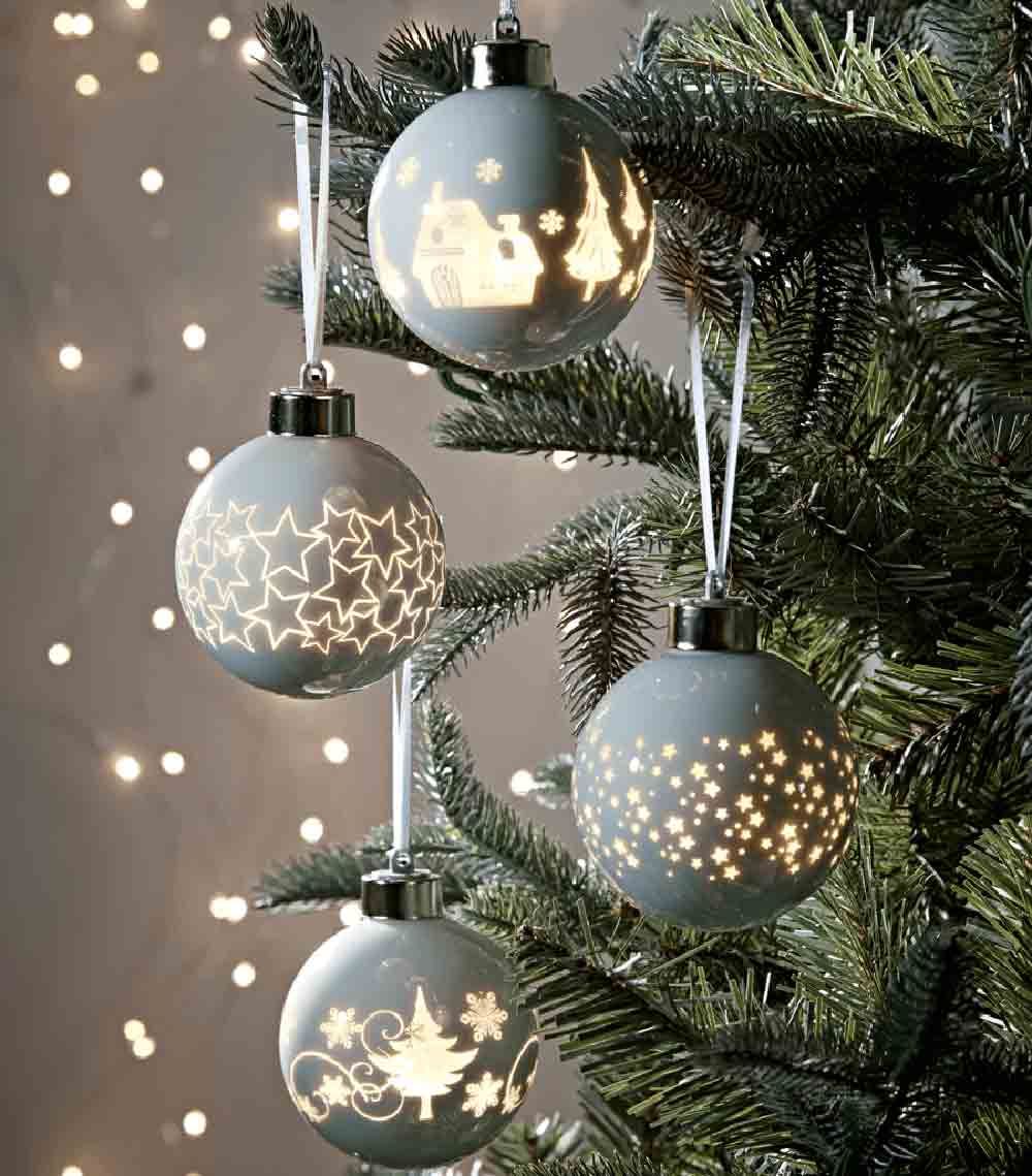 christmas decoration ideas with baubles Christmas baubles and decorations to dress the tree in style (House to