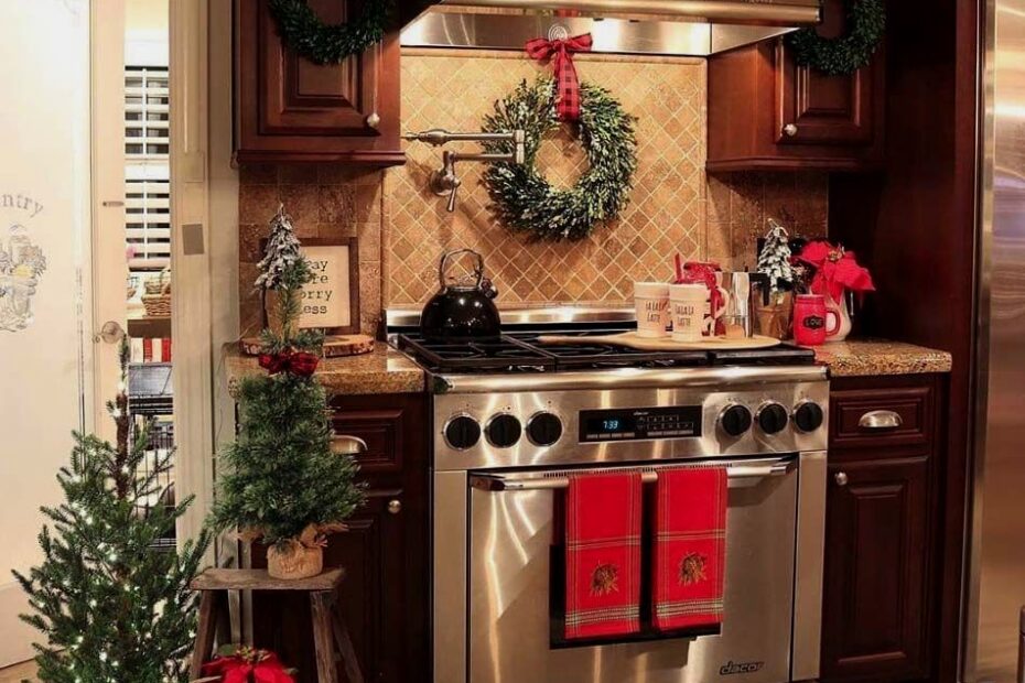 christmas decorating ideas for kitchen 35 Home Decor Ideas Christmas kitchen decor, Farmhouse christmas