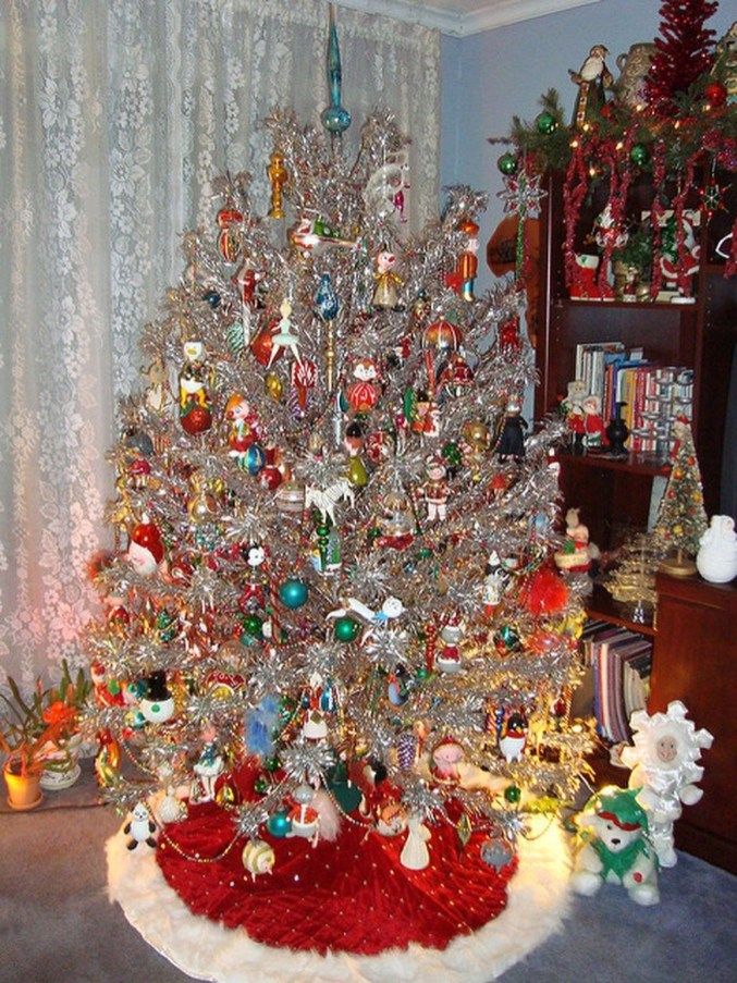 vintage indoor christmas decorations 37 Totally Beautiful Vintage Christmas Tree Decoration Ideas 01