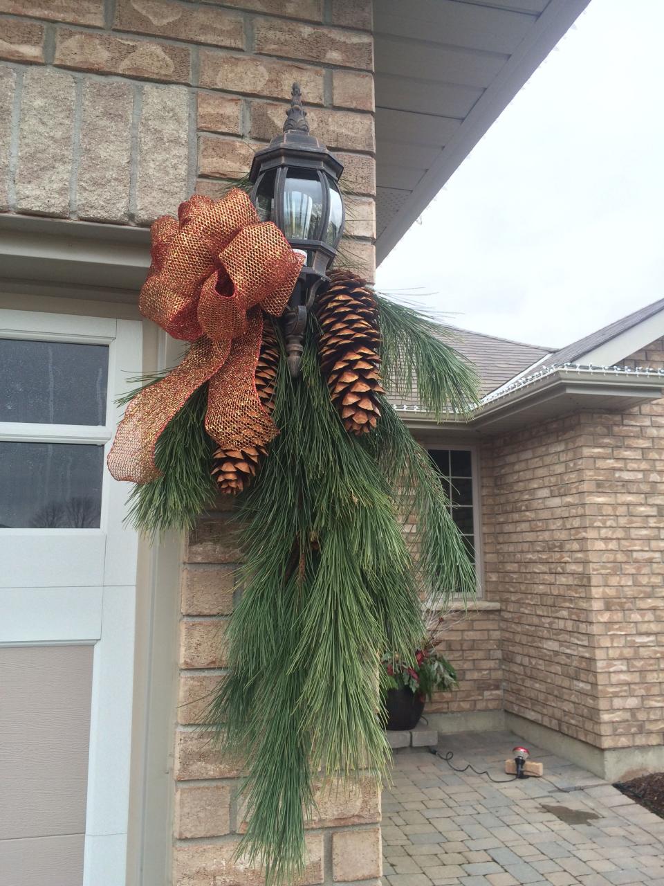 christmas decorations for outside garage lights christmas lights above garage Garage lights! designchristmashub