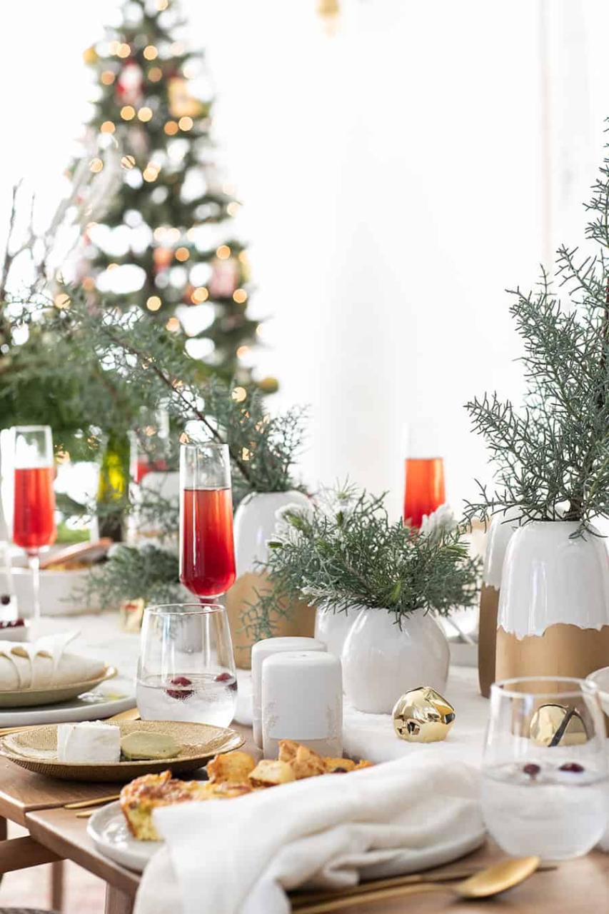 christmas brunch table decor ideas Charming Christmas Brunch Ideas Sugar and Charm