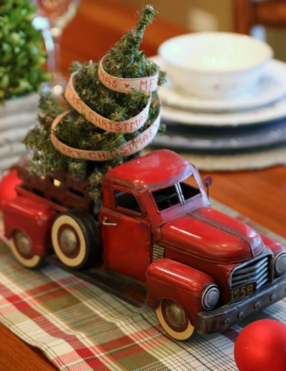 antique truck christmas decor 20++ Old Truck Christmas Decor HOMYHOMEE