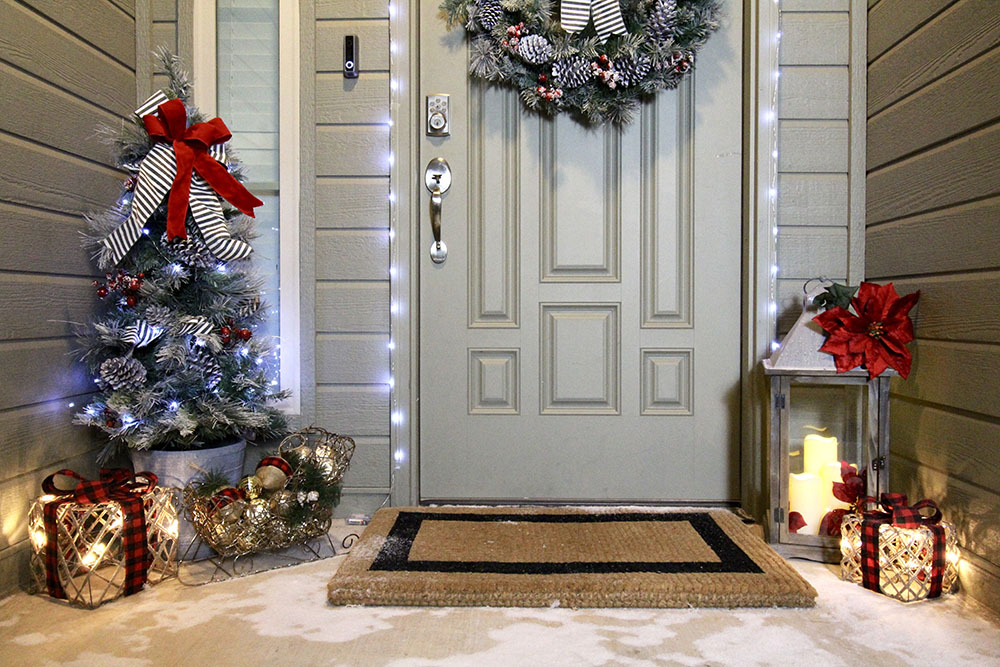 christmas decorations outdoor under  3 Steps To Outdoor Christmas Decorating The