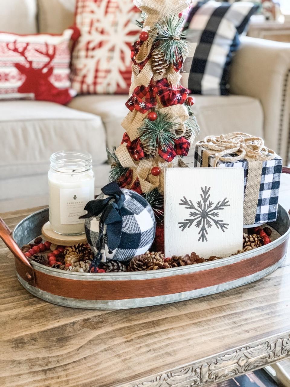 christmas decor tray ideas Christmas tray decorating ideas for inspiration this year! Christmas