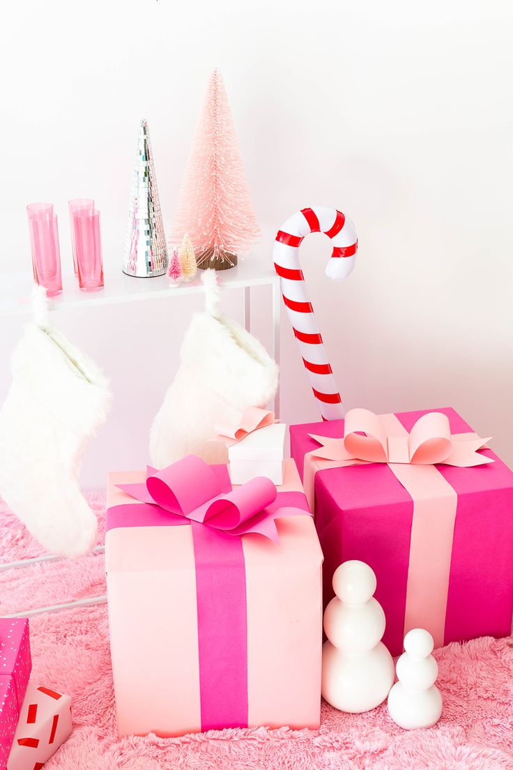 pink christmas party decor I’m Dreaming Of A Pink Christmas Party! Pink christmas gifts, Pink