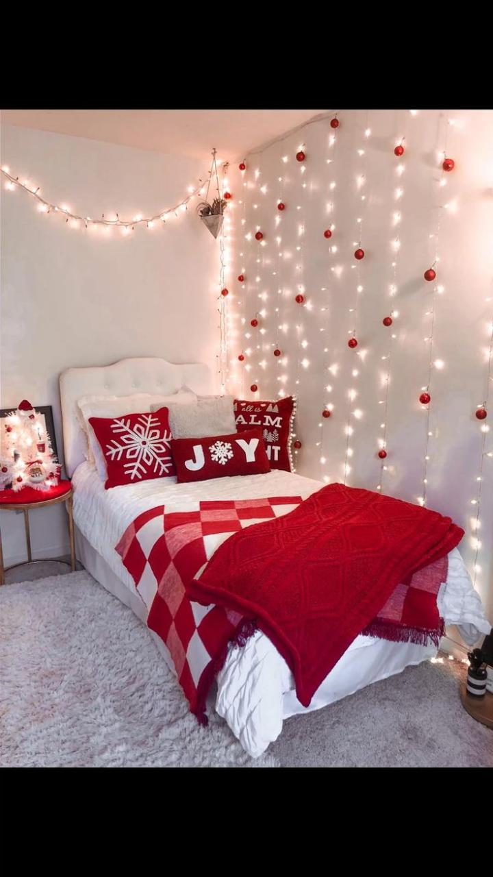 christmas decor room inspo Christmas Room Decor Holiday bedroom decor, Holiday room, Christmas