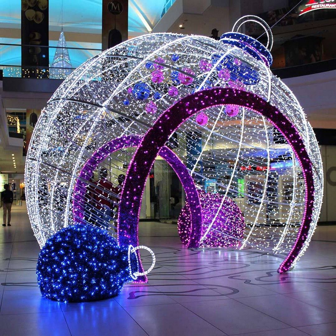 led christmas outdoor decor Easy DIY Outdoor Christmas Lighting Hacks Large outdoor christmas