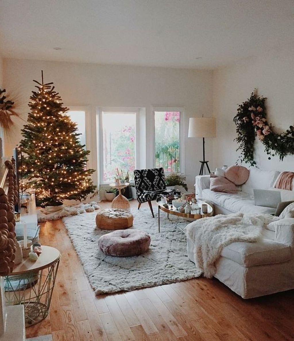 christmas decor for small apartment 30+ Small Apartment Christmas Decoration Ideas HomeDecorish