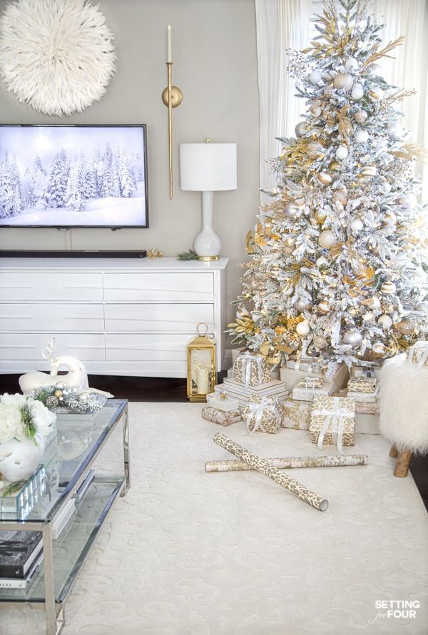 christmas decor ideas white and gold Elegant Crystal, Gold and White Christmas Tree Decor Gold christmas