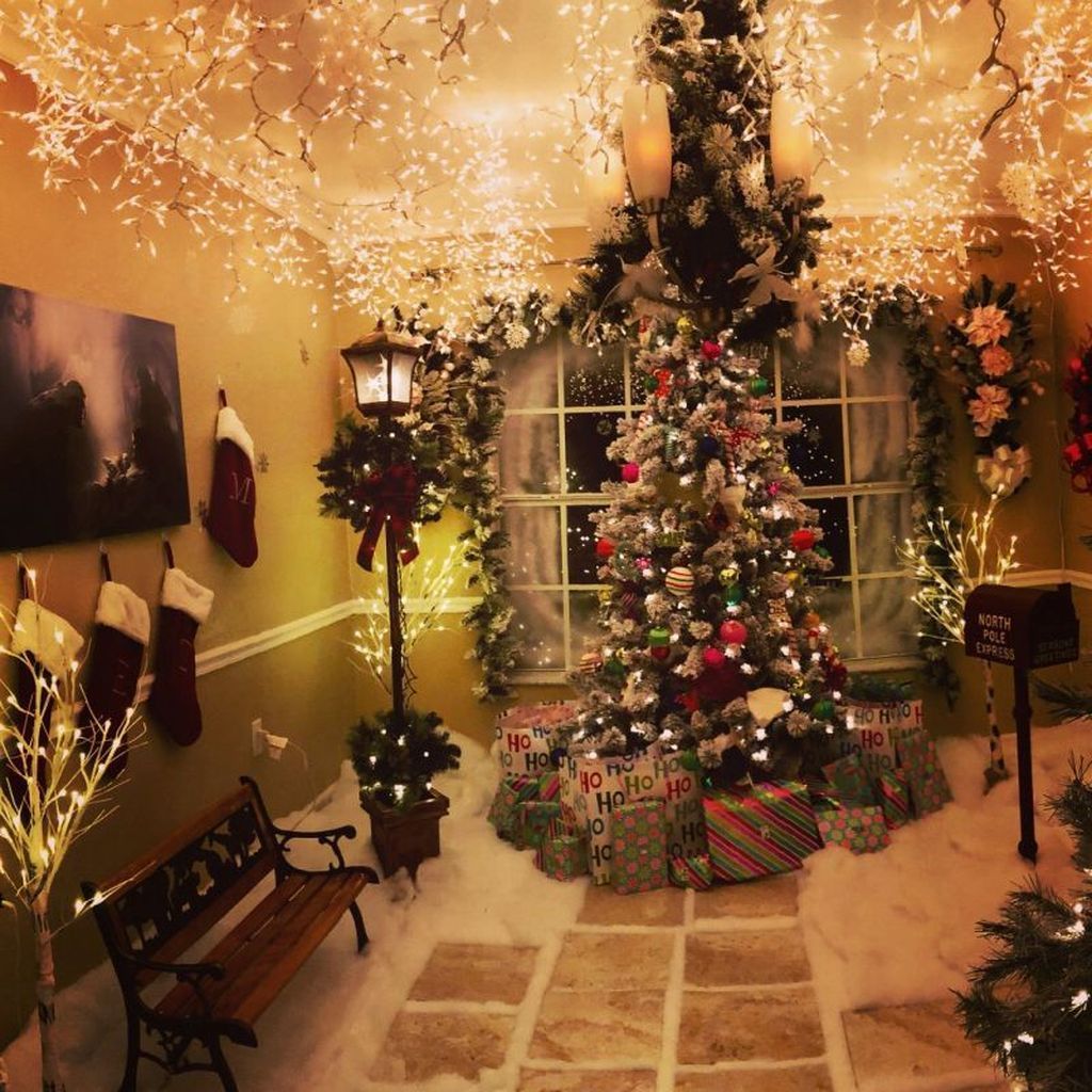 big christmas decorations indoor 33 Beautiful Christmas Lights Ideas For Indoor Decoration HOMEPIEZ