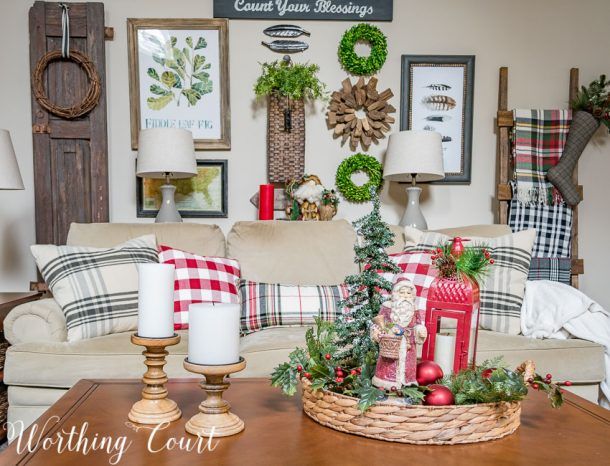 farmhouse christmas coffee table decor My Cozy Farmhouse Christmas Family Room Christmas coffee table decor