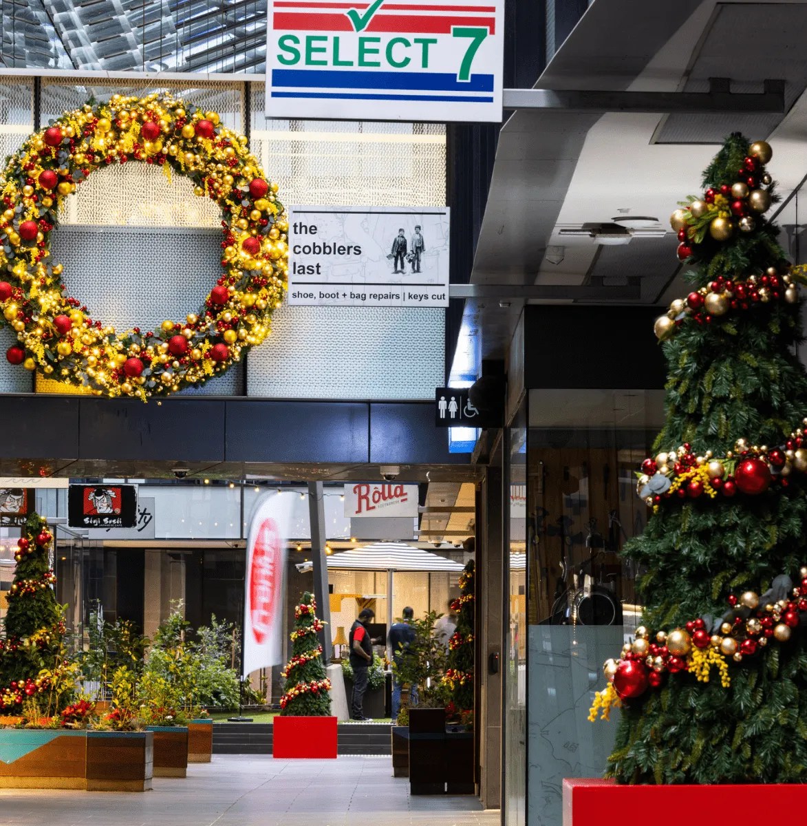 christmas outdoor decorations melbourne Beautiful Christmas decorations Australian style Melbourne