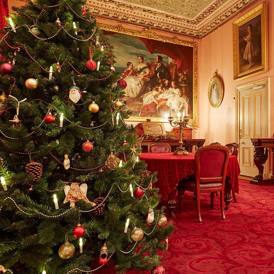 victorian christmas decorations indoor Windsor Castle Christmas Victorian christmas tree, Victorian