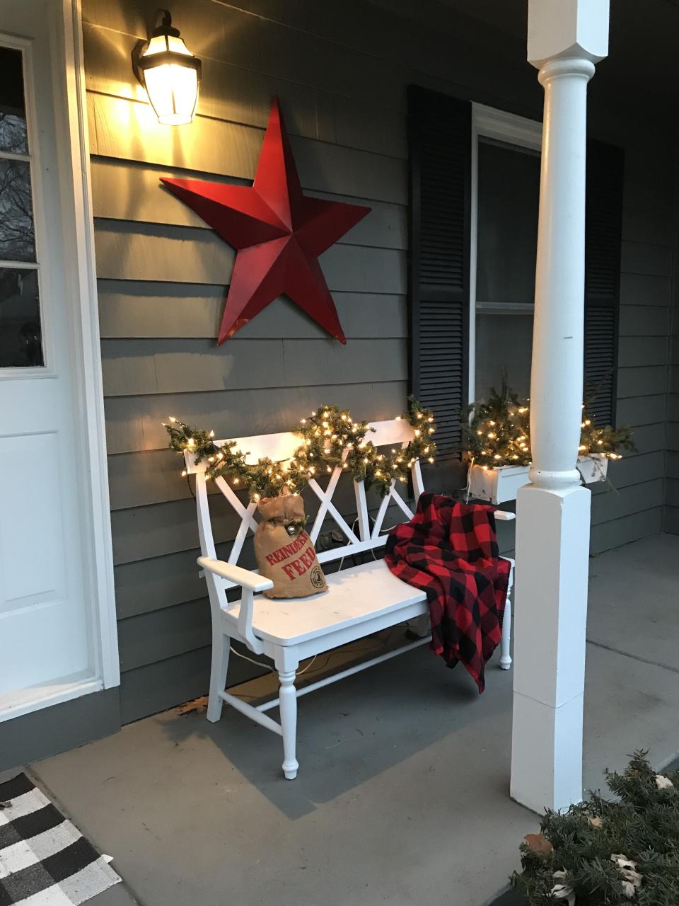 christmas decor for outdoor bench Outdoor porch bench at Christmas Christmas porch decor, Front porch