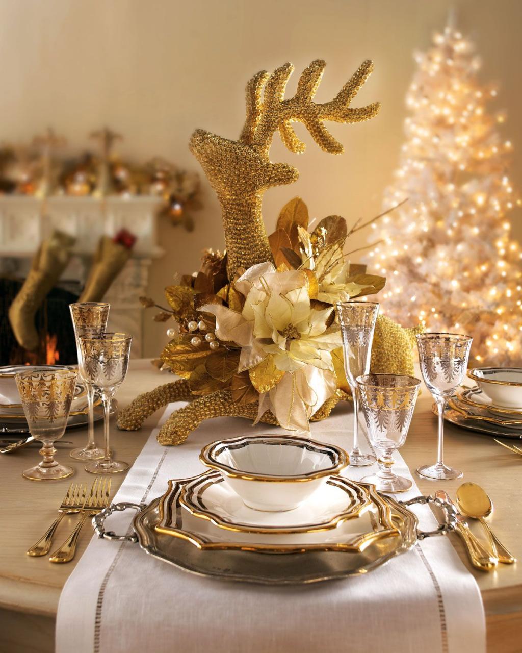 christmas decor silver and gold 37 Silver And Gold Christmas Decorations Ideas Table Decorating Ideas