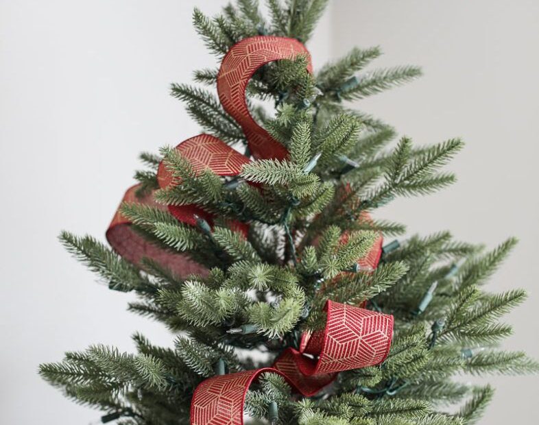 christmas tree decor ideas with ribbon Tips and Tricks for Beautiful Christmas Tree Ribbon +VIDEO Pencil