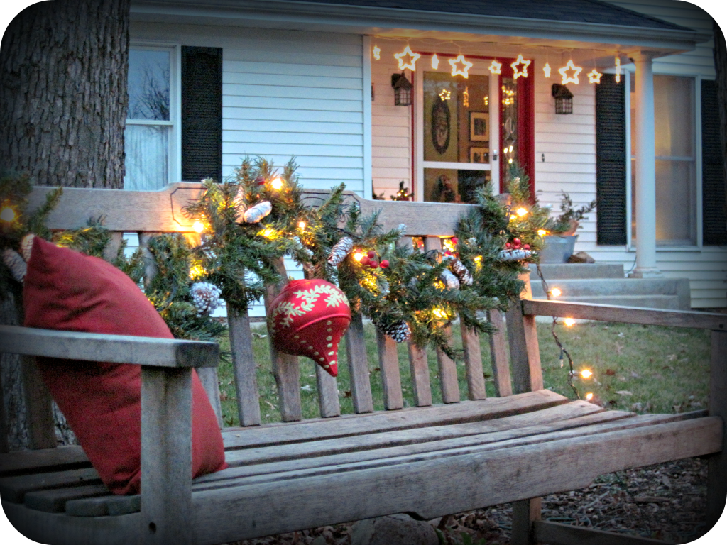 christmas decor for outdoor bench 20+ Decorating Outdoor Bench For Christmas The Urban Decor