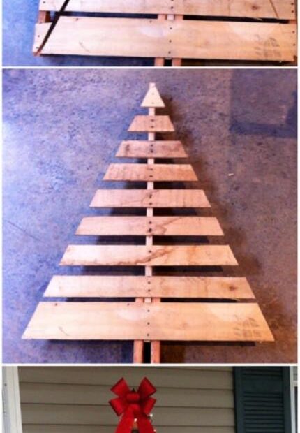 diy pallet christmas decor 20 Impossibly Creative DIY Outdoor Christmas Decorations DIY & Crafts