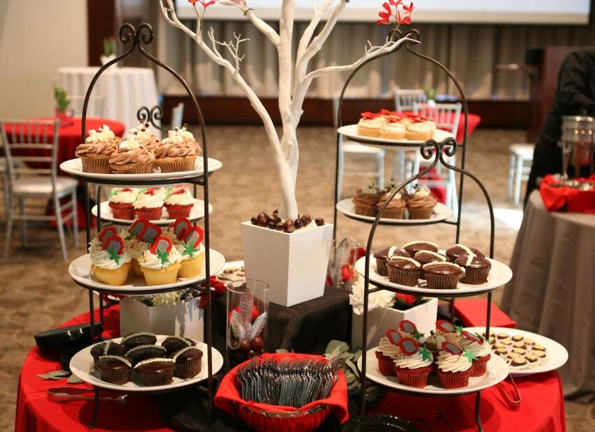 christmas decor for buffet table This Friday's Pinspiration comes from this buffet centerpiece