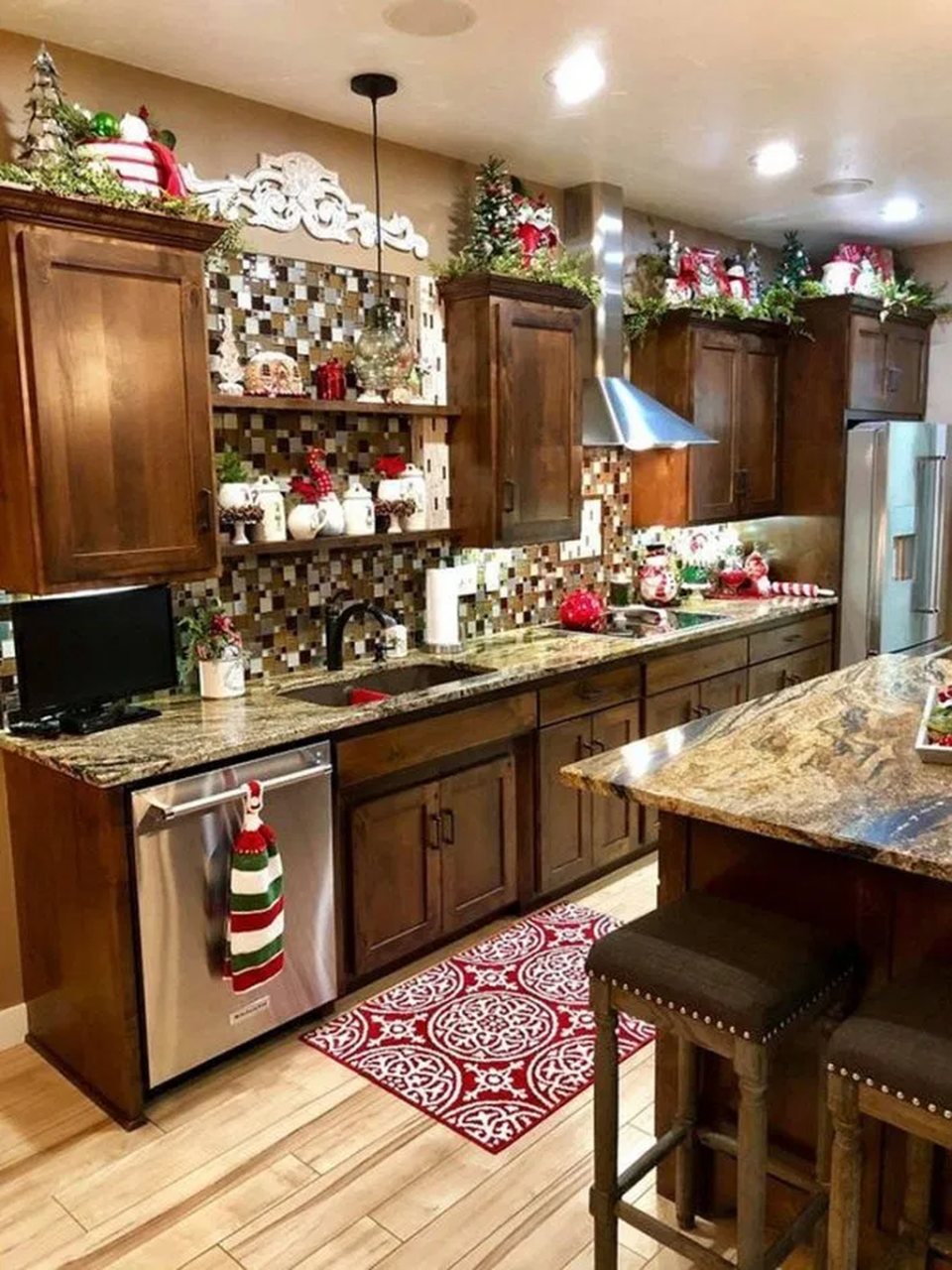 christmas decor ideas kitchen 33 Christmas Kitchen Decorations To Be More Beautiful