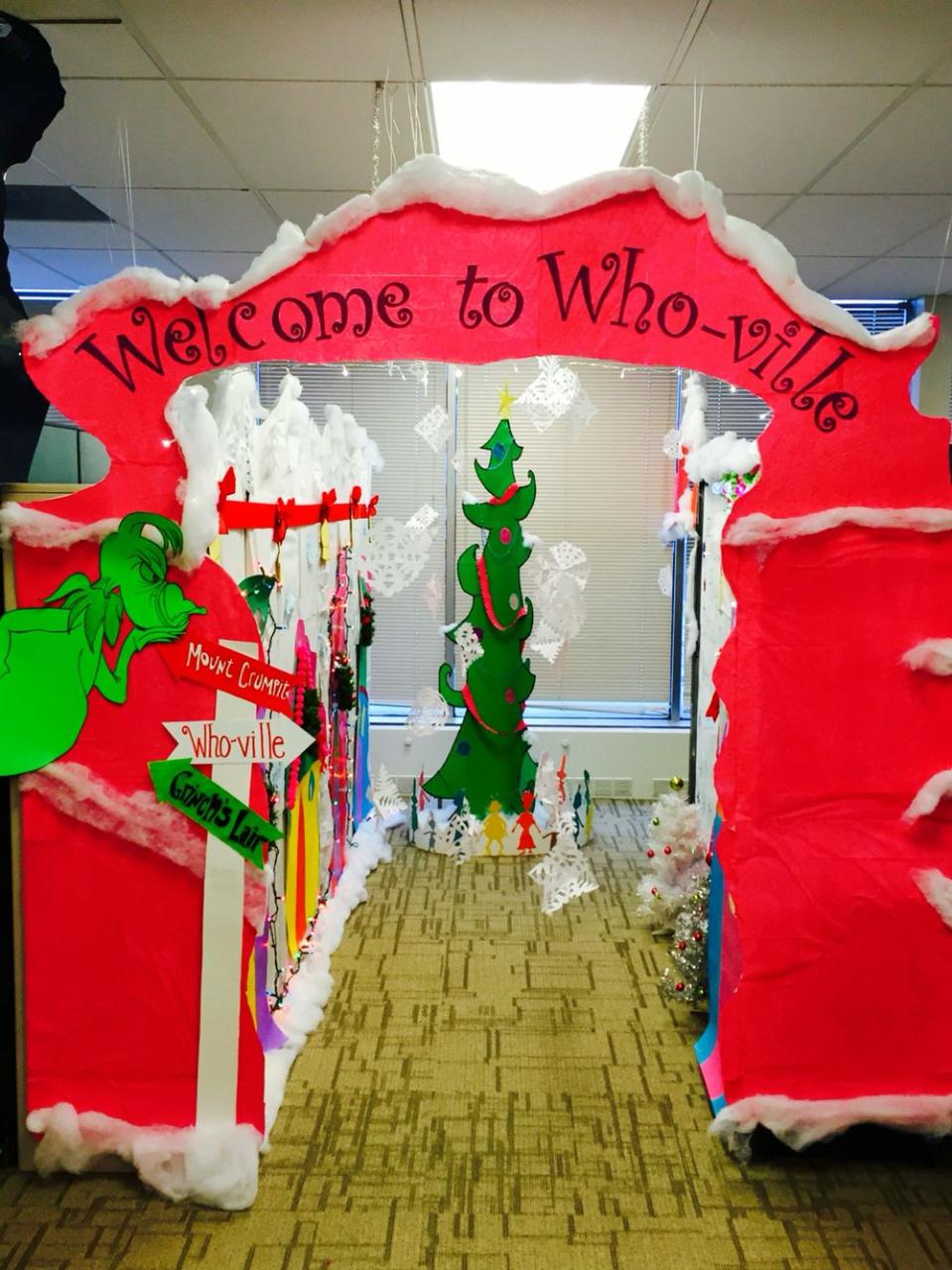 grinch christmas home decor to Whoville, the grinch Christmas cubicle decorations, Office