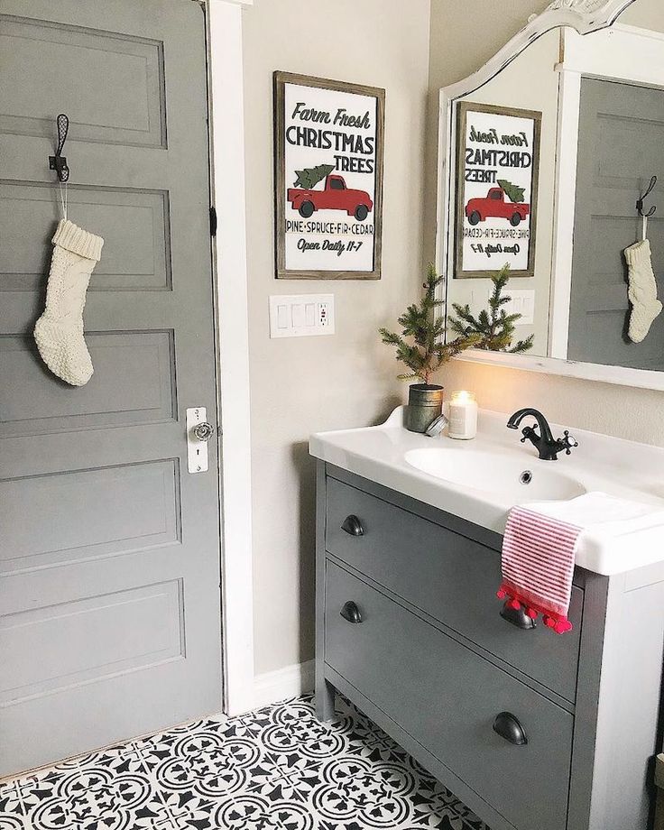 christmas decor bathroom ideas 15 Brilliant Christmas Bathroom Decor Ideas Christmas bathroom decor