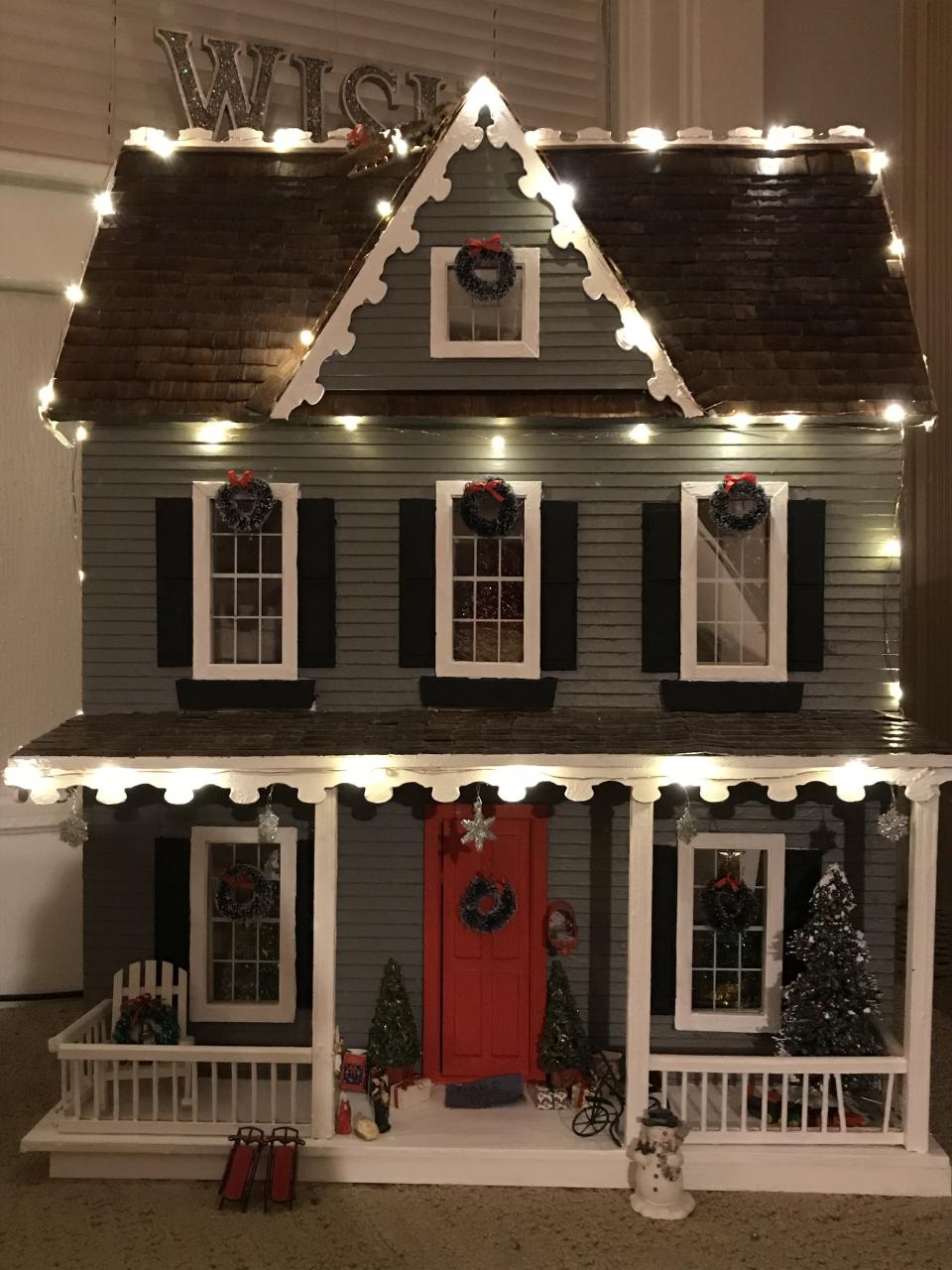 doll house christmas decor Remodeled doll house decorated for Christmas Dollhouse christmas