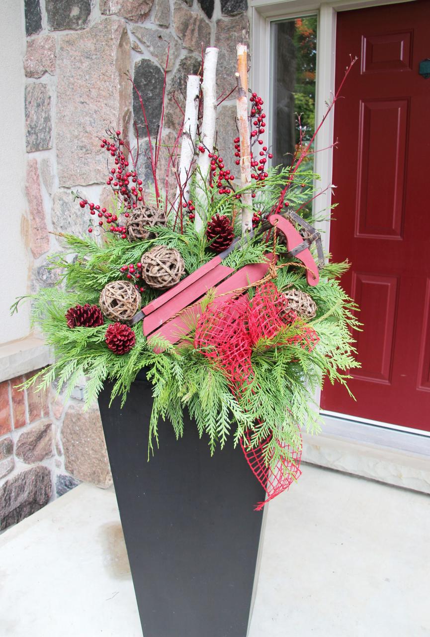 christmas decoration ideas for outdoor planters Outdoor Christmas Planter Christmas planters, Outside christmas