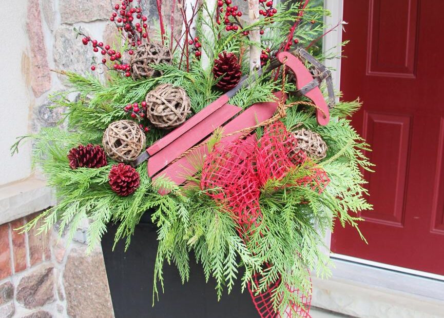 christmas decorations outdoor bushes Outdoor Christmas Planter Christmas planters, Outside christmas