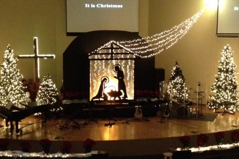 christmas decor ideas church Christmas Church Decorations