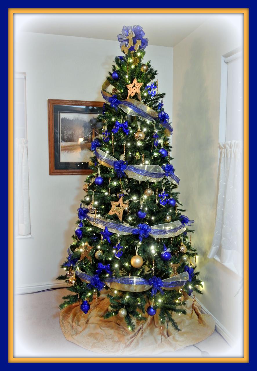 blue gold christmas decor 20+ Admirable Blue And Gold Christmas Decorations Ideas SWEETYHOMEE