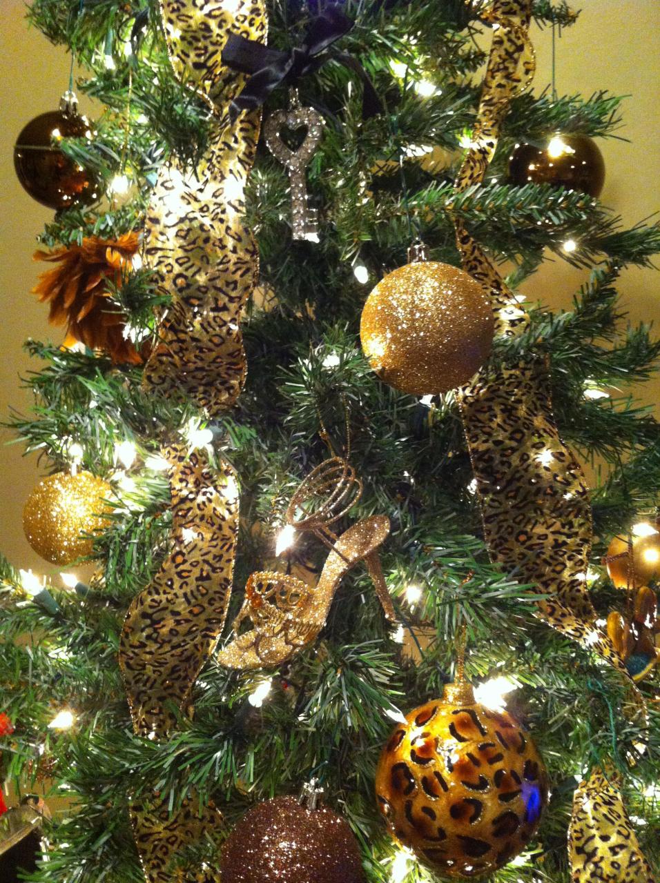 leopard print christmas decor My leopard christmas tree) Beautiful Christmas Decorations, Christmas