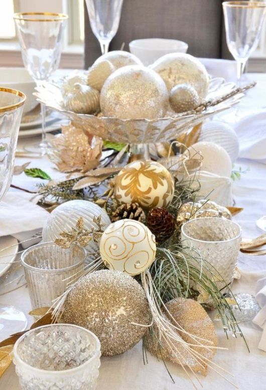 christmas decor ideas gold 35 Gold Christmas Decorations And Holiday Decor Ideas Society19