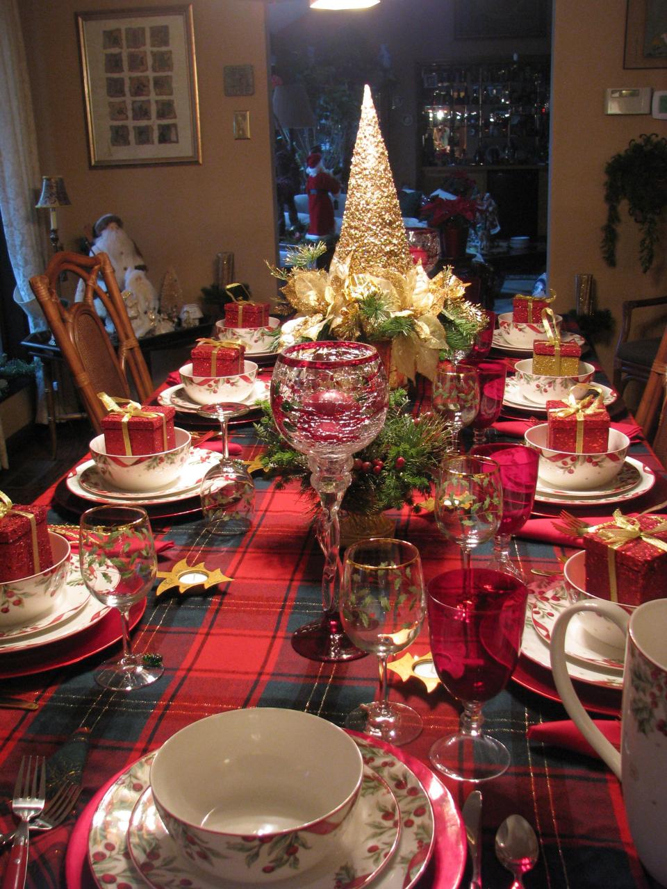 christmas decor kitchen table Our Christmas Table Christmas dining table, Christmas dining