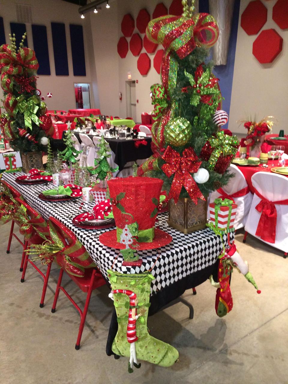 grinch theme christmas decor 45+ Grinch Theme Christmas Party Ideas For A Merry Celebration