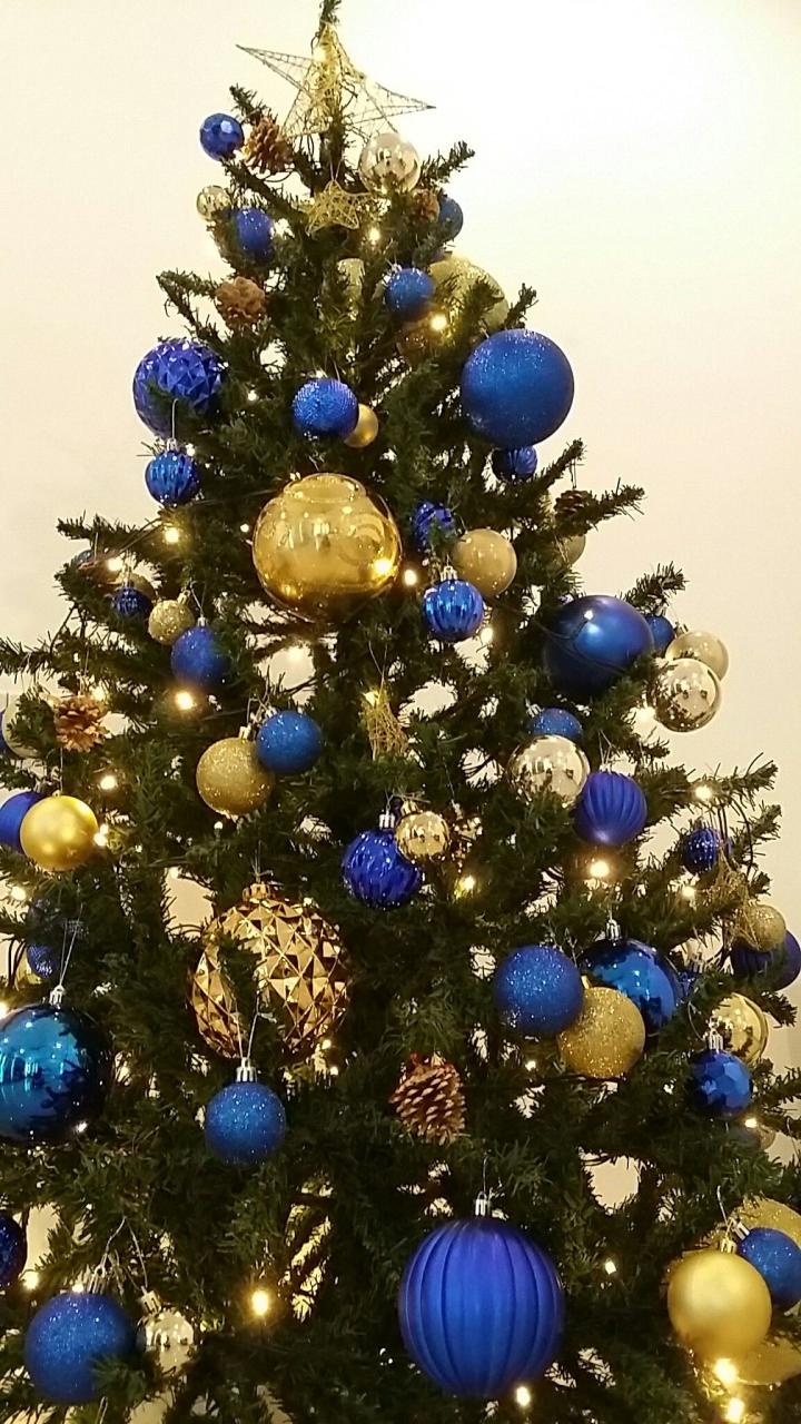 blue gold christmas decor 30+ Blue And Gold Christmas Tree Decorations DECOOMO