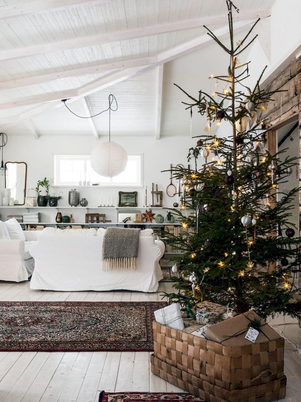 scandinavian christmas tree decor 60 Beautiful Scandinavian Christmas Tree Decor Ideas